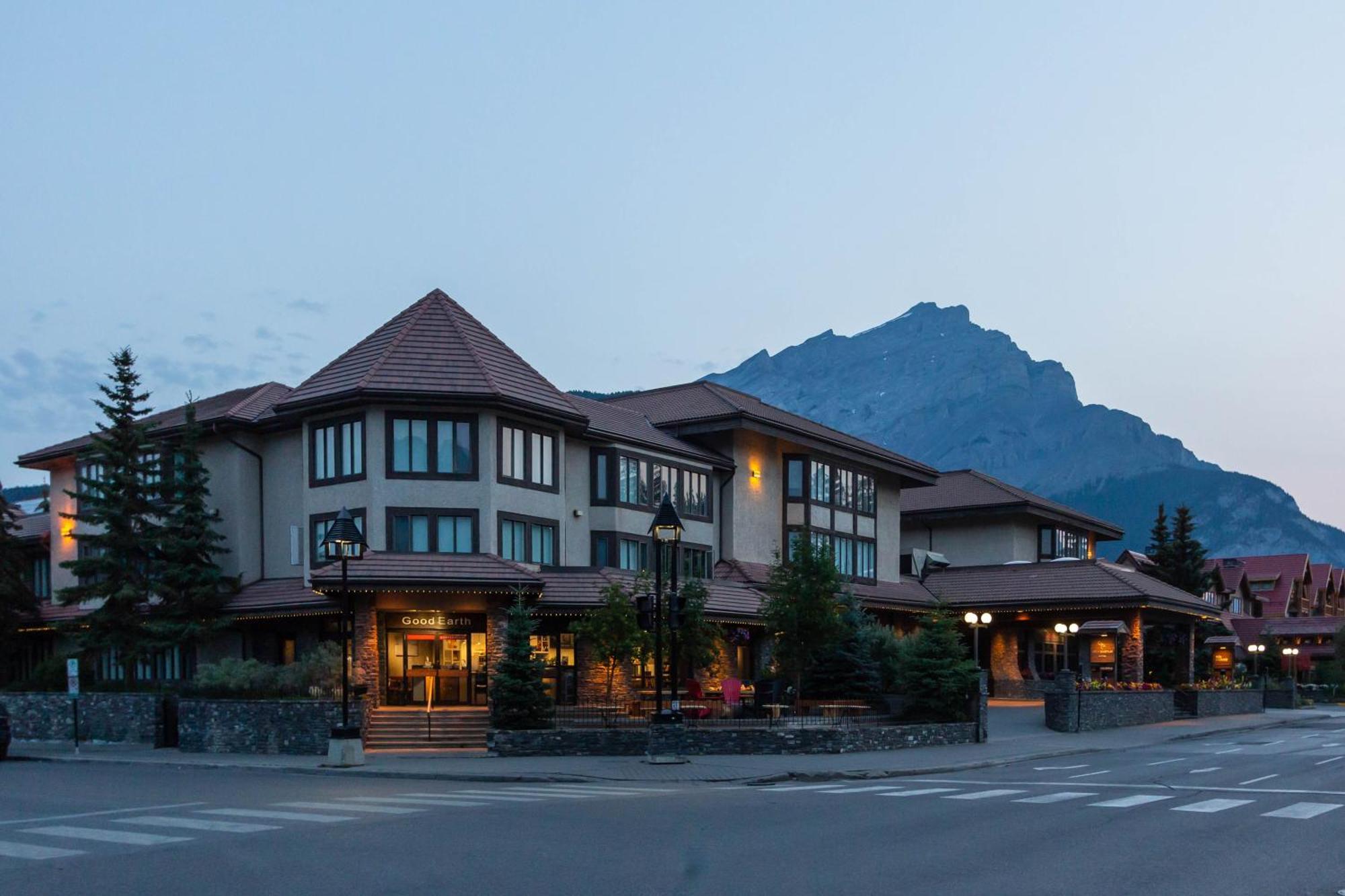 Elk + Avenue Hotel Banff Exteriör bild