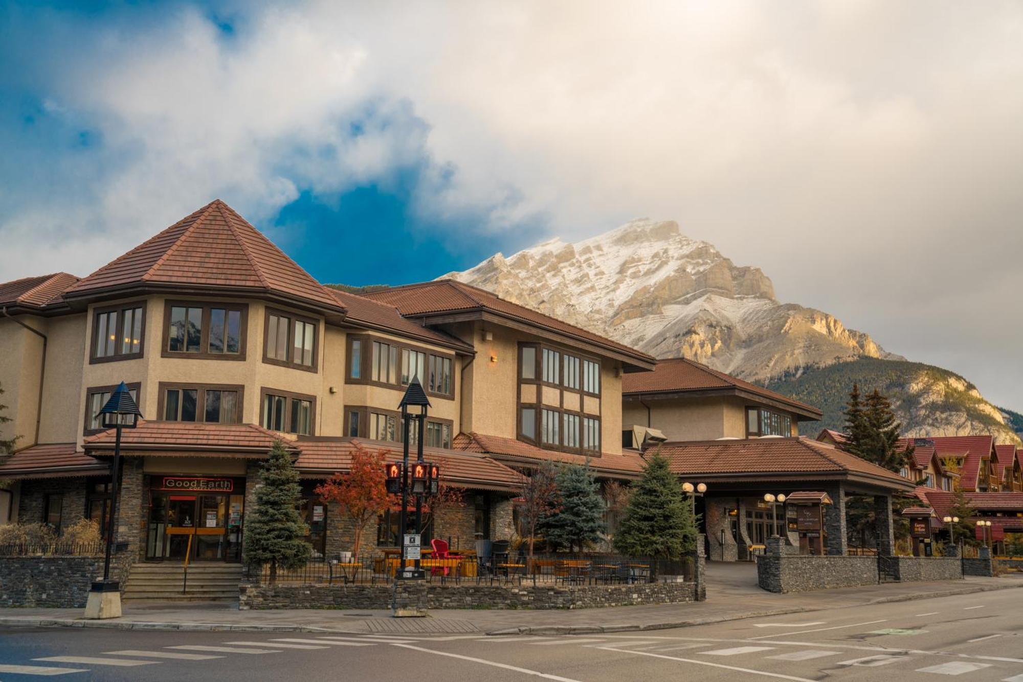 Elk + Avenue Hotel Banff Exteriör bild